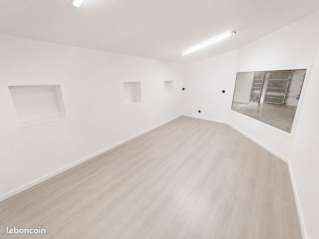LOCAL 600 m2 / BUREAUX 200 m2 (image 18)