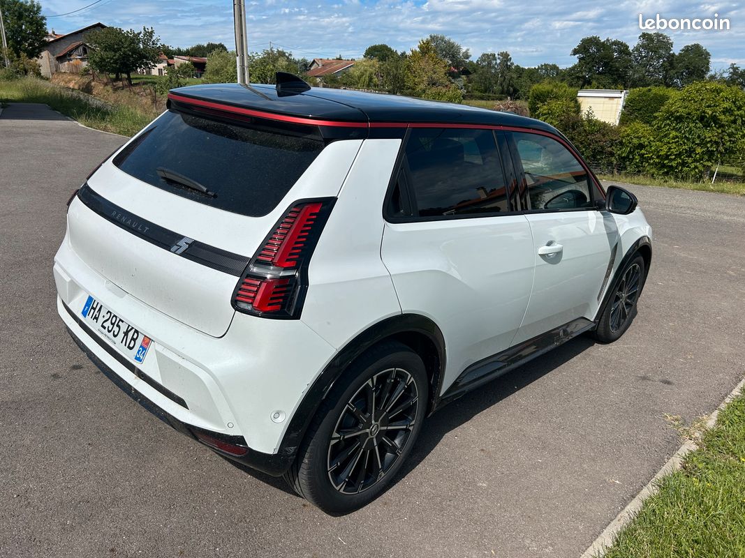 RENAULT R5 II E-TECH 150cv 52 KWH ICONIC CINQ CONFORT 11/2024 1ERE MAIN 5300Kms 27900 EUROS (image 6)