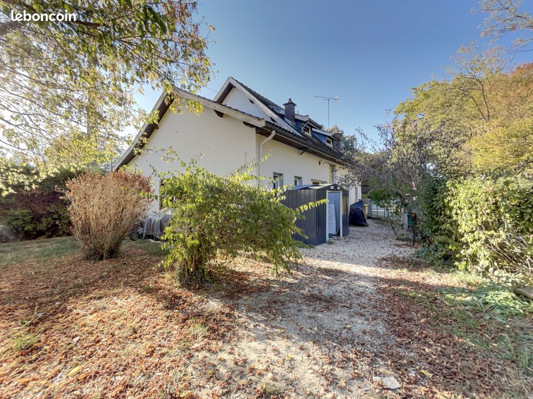 Maison 7 pièces 130 m² · à Sainte-Croix-en-Bresse · 130 m² · 147 500 €