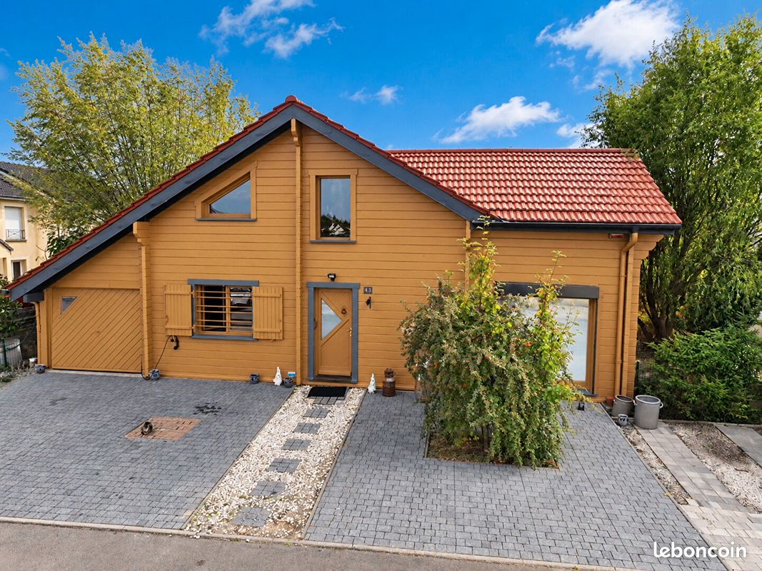 Maison 6 pièces 151 m² · à Stuckange · 151 m² · 467 000 €