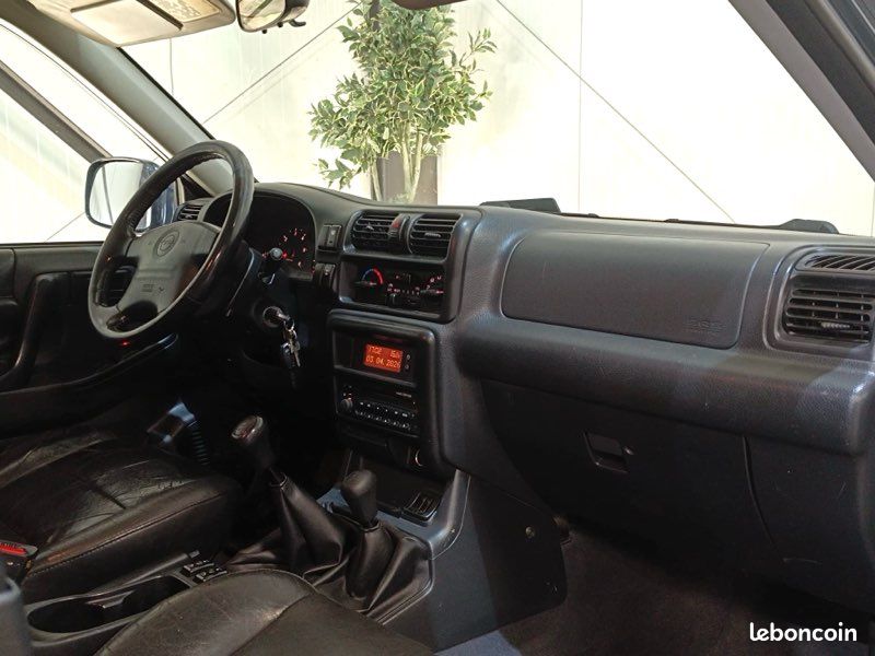 4x4 Opel Frontera 🌟 Belle Configuration 🌟 ⚙️ GROS TREUIL - Cuir - Sièges chauffants - Attelage - 8 roues - Reprise possible de votre véhicule (image 8)