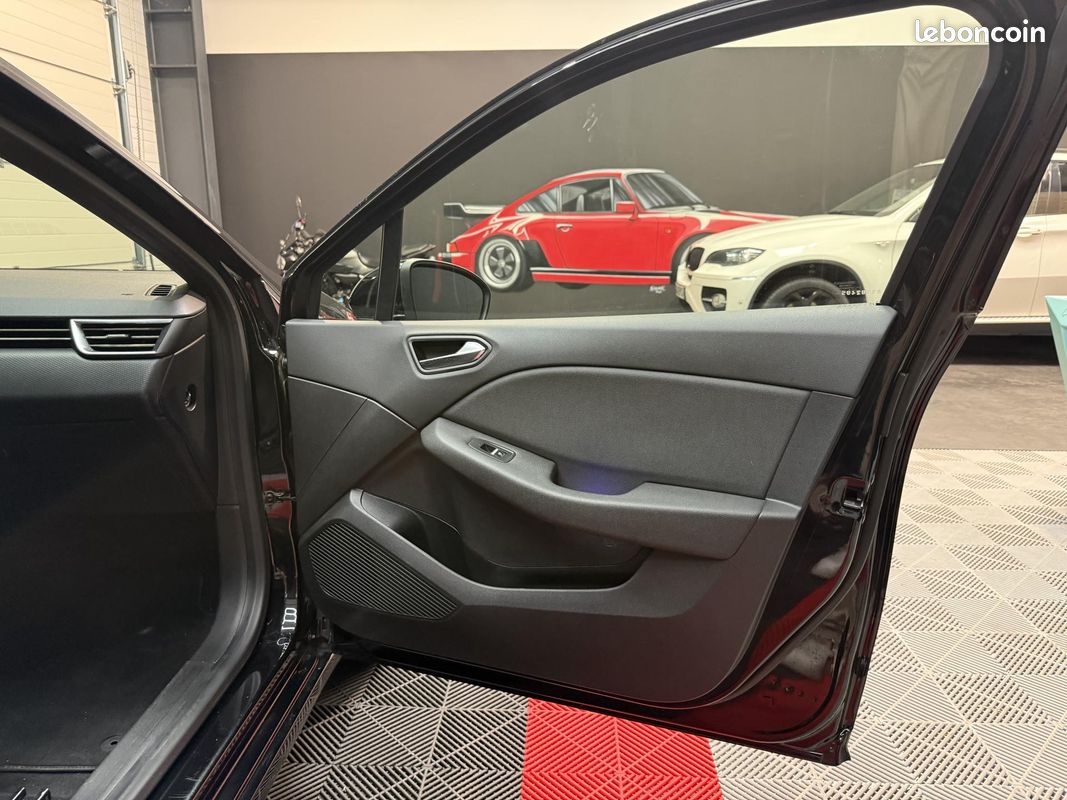 RENAULT CLIO 5 INTENS EDITION ONE 1.0l 100CH CAMERA 360 SIEGES ET VOLANT CHAUFFANTS CARPLAY BOSE GTIE 12 MOIS (image 17)