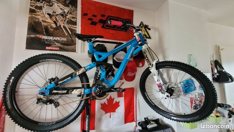 VTT de descente Commençal Supreme V3 2012 Vélos