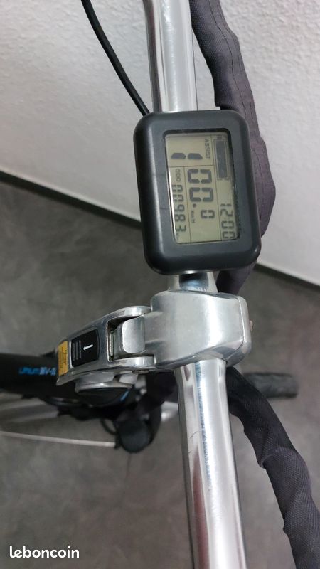 Vélo électrique wayscral équipe d'une fourche télescopique freins à disques mécanique batterie d’origine 36V-10AM cadre taille M jantes en aluminium26" roule parfaitement en très bon état général (image 10)