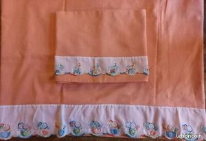 Parure de lit bebe enfant corail broderie fleurs drap taie d'oreiller vintage (image 1)