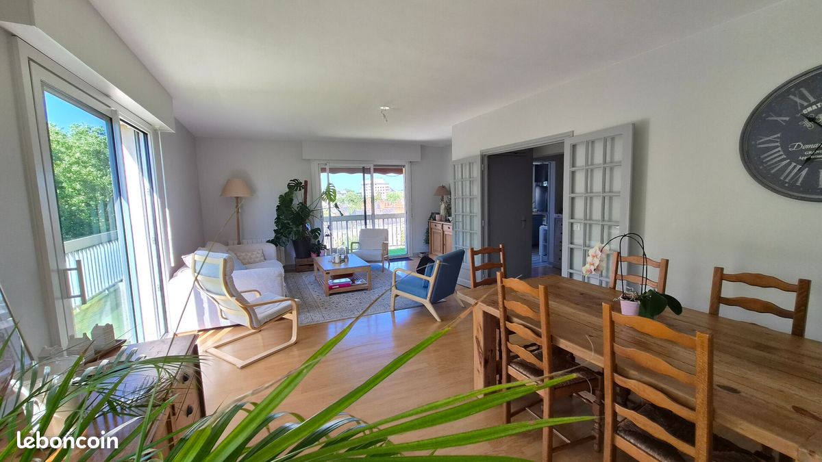 Appartement 7 pièces 157 m² · à Tours · 157 m² · 2 008 €