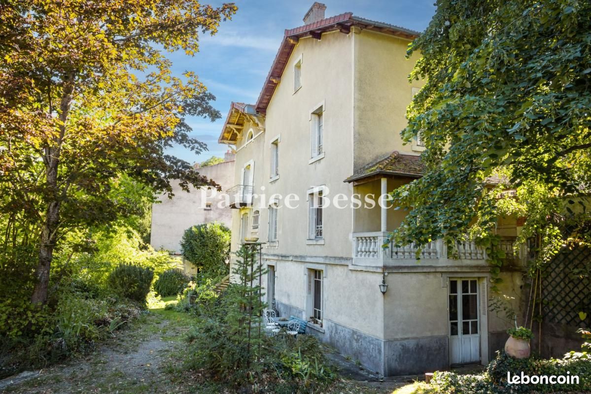 Maison 8 pièces 175 m² · à Saint-Amant-Tallende · 175 m² · 280 000 €