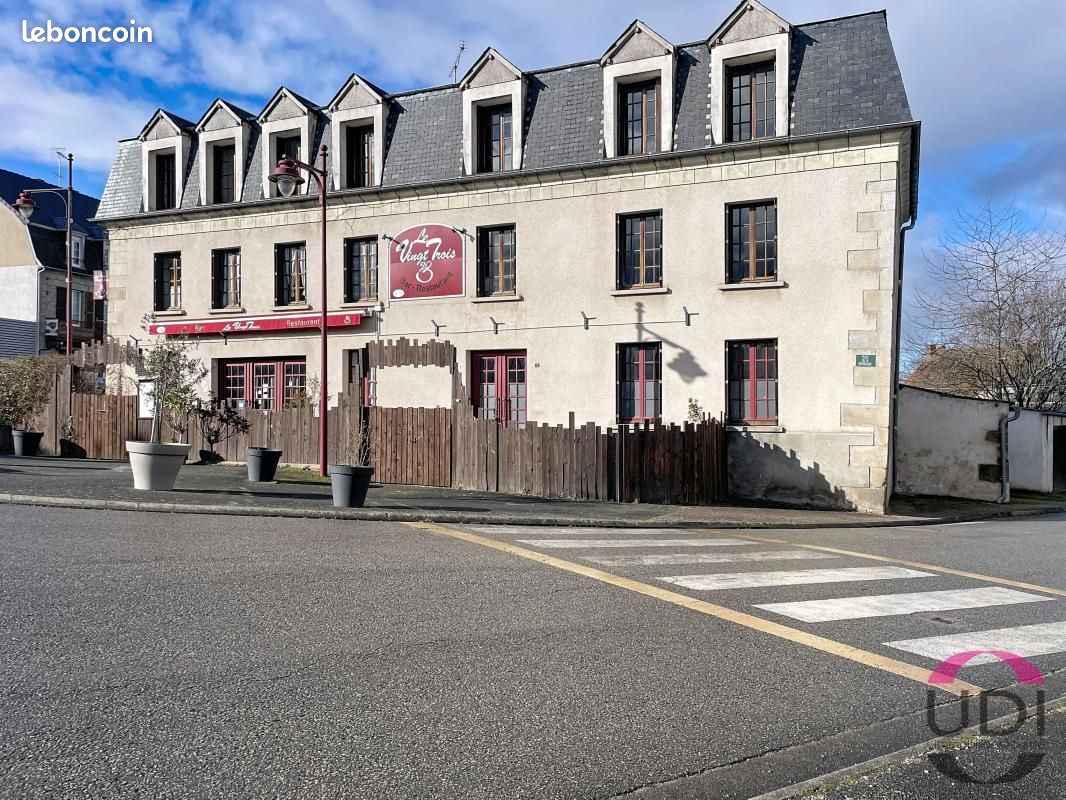 Immeuble 2 pièces 585 m² · à Lavaveix-les-Mines · 585 m² · 141 700 €