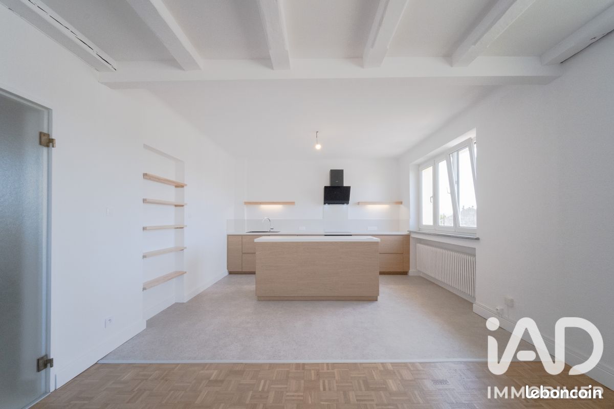 Appartement 6 pièces 144 m² · à Saint-Privat-la-Montagne · 144 m² · 1 240 €