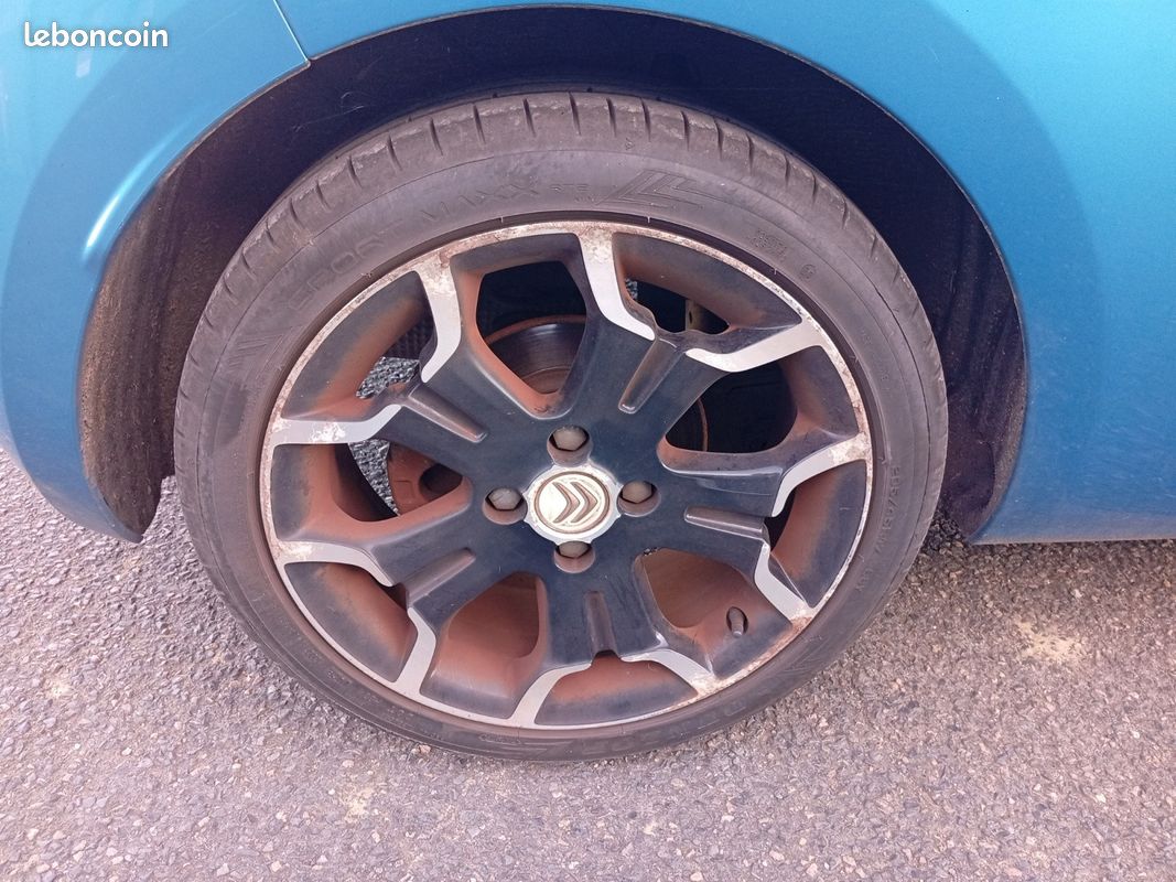 CITROEN DS3 HDi 110 FAP 109gr Sport Chic (image 19)