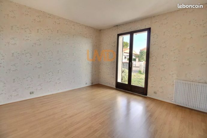 https://img.leboncoin.fr/api/v1/lbcpb1/images/5b/4b/10/5b4b10572376688ab3b0e20dc002be0ac028d0c4.jpg?rule=ad-image