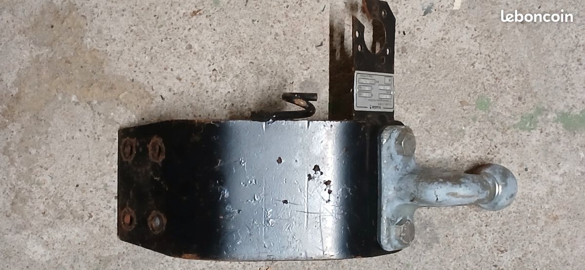 Attache remorque (image 2)