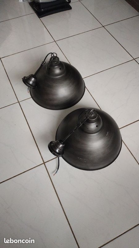 Vends lot de 2 suspensions (image 1)