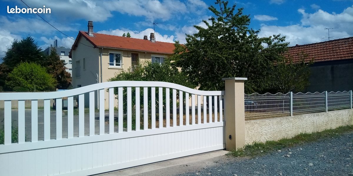 Appartement 6 pièces 84 m² · à Moulins · 84 m² · 700 €