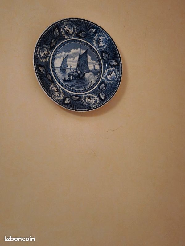 VEND assiettes murales a l' unité ou en lot prix demandé 15 l' une me contacter pour le lot (image 1)