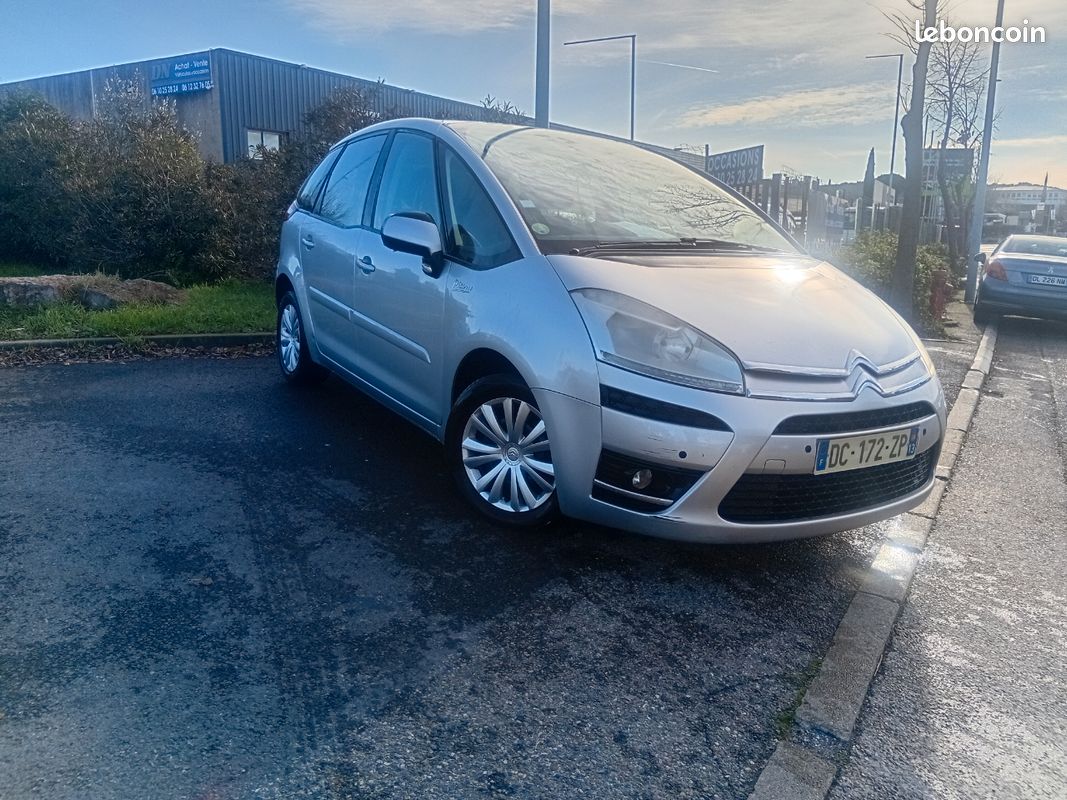 Citroën C4 Picasso 1.6 Hdi 110cv Attraction (image 1)