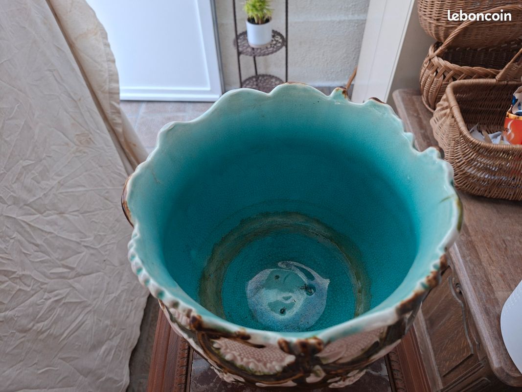 Très beau cache pot - ancien - faïence en barbotine - numérotés en dessous - en très bon état - Pensez à lire l'annonce en entier (Rog628) (image 5)