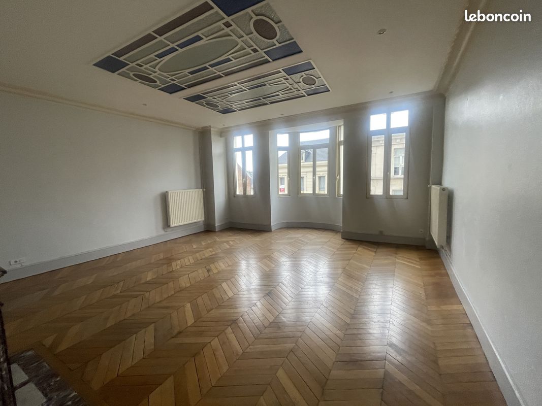 Appartement 4 pièces 136 m² · à Saint-Quentin · 136 m² · 780 €/mois