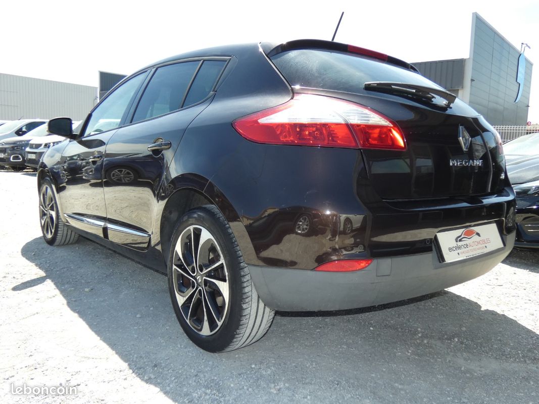 RENAULT MEGANE III BERLINE dCi 110 FAP Energy eco2 Bose (image 4)