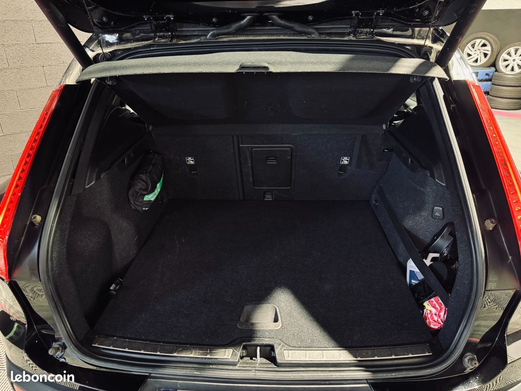 VOLVO XC40 R-Design T5 Recharge 180+82 ch DCT7 (image 19)