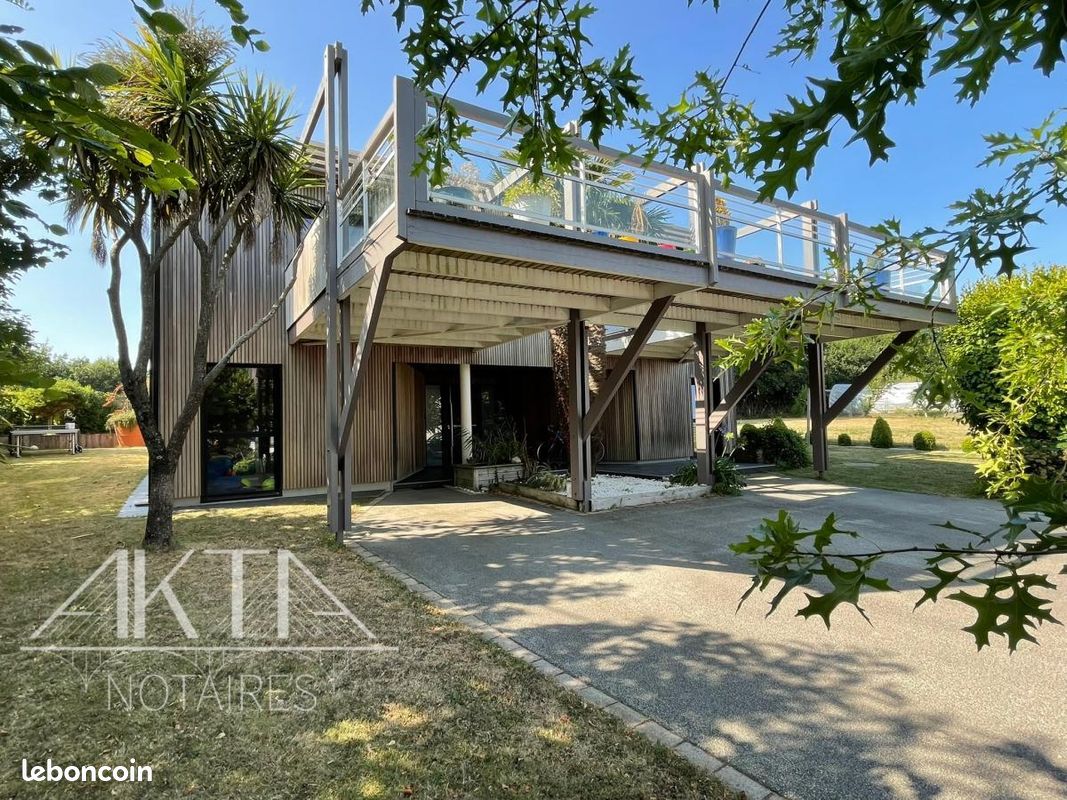 Maison 6 pièces 220 m² · à Plougastel-Daoulas · 220 m² · 638 600 €