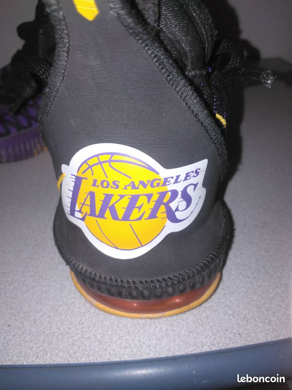 Chaussure lebron james 43 (image 3)