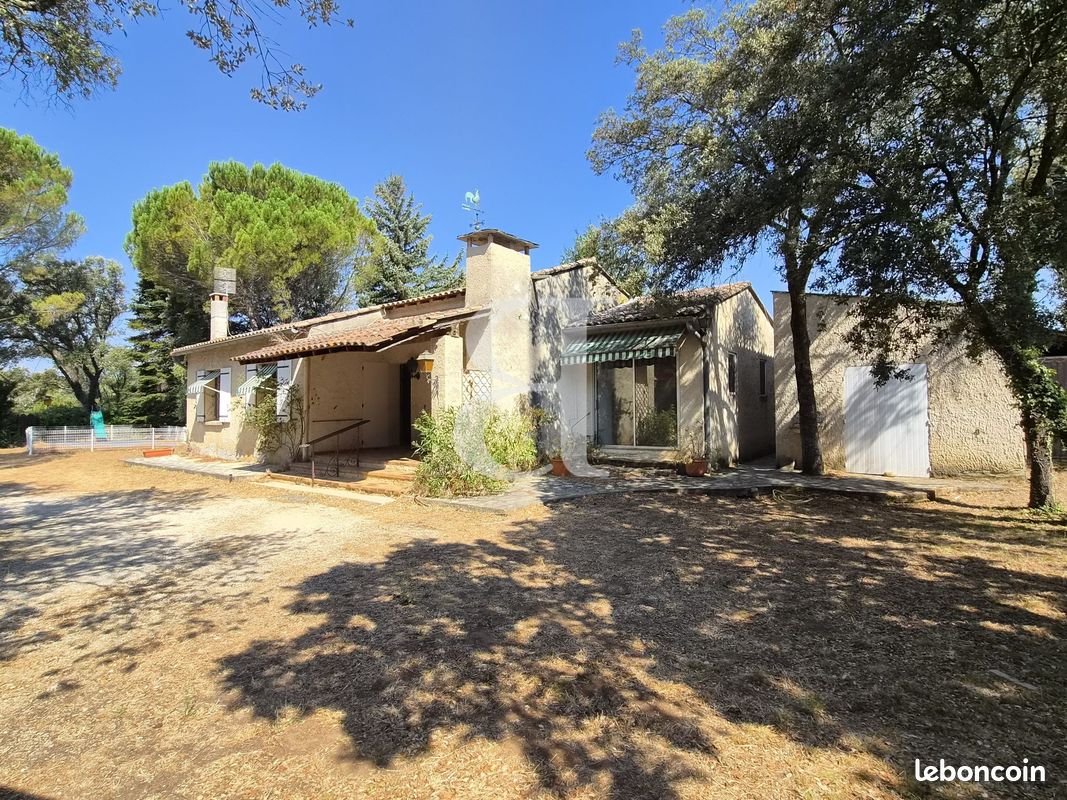 Maison 7 pièces 107 m² · à Uchaux · 107 m² · 330 000 €