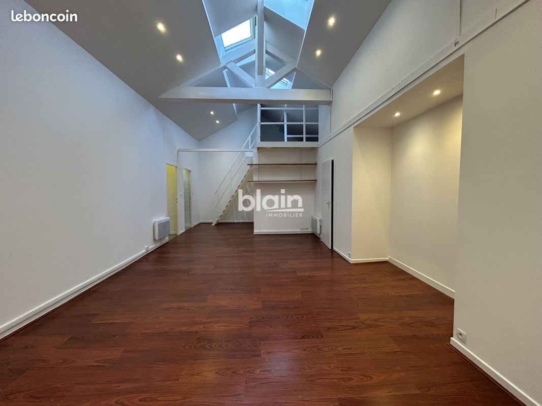 Appartement 2 pièces 69 m² · à Grenoble · 69 m² · 825 €