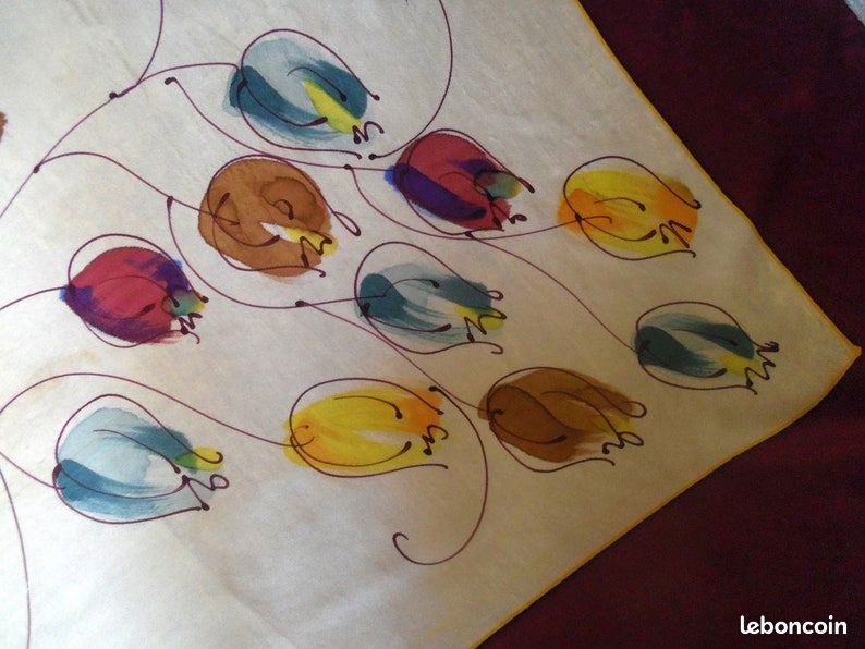 Joli foulard vintage peinture sur soie blanc motif fleuri (image 7)