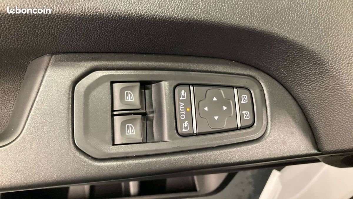 Renault trafic fgn l2h1 3000 kg blue dci 130 (image 7)