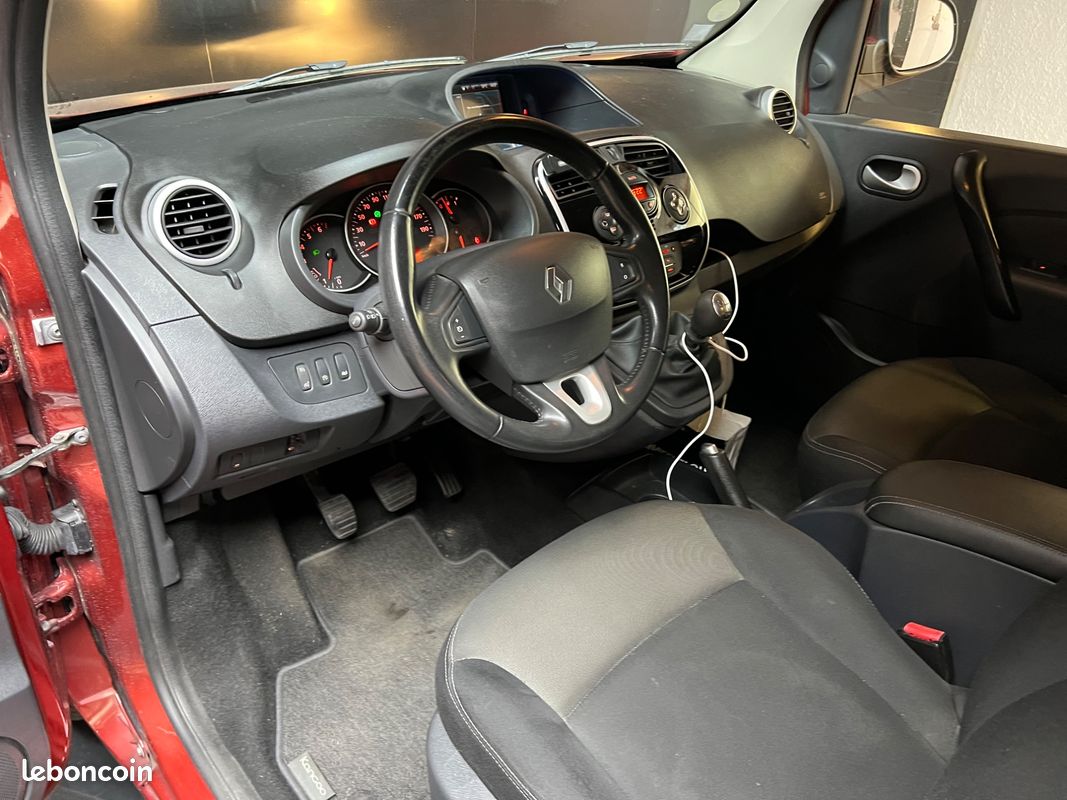 RENAULT KANGOO COMBI 1.5 BLUEDCI 115Ch INTENS (image 20)