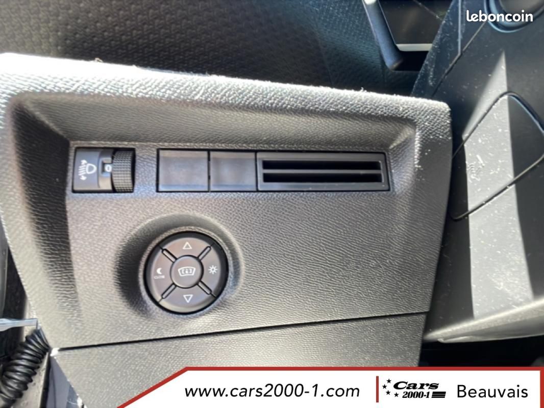 Citroën C4 BlueHDi 130 EAT8 Max (image 22)