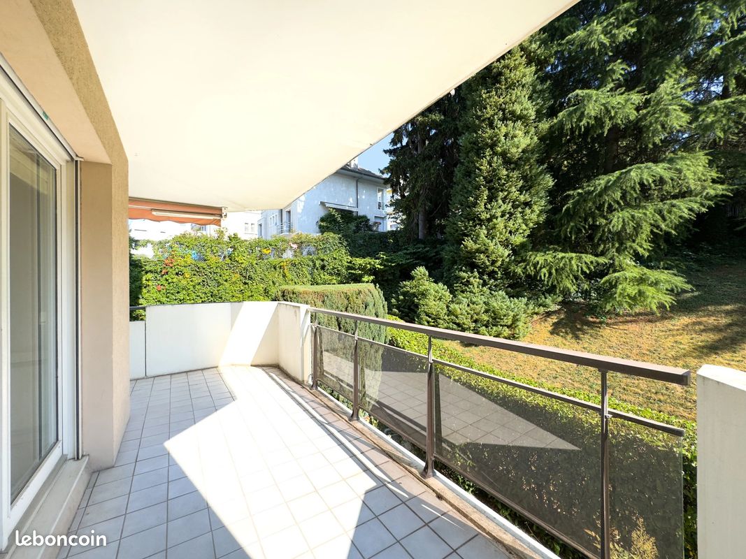 Appartement 2 pièces 47 m² · à Évian-les-Bains · 47 m² · 848 €