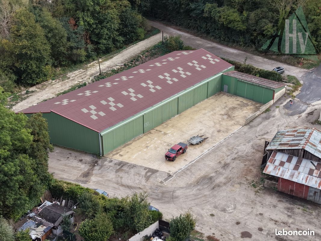 Inconnu 1100 m² Sainte-Colombe · 1 100 m² · 477 000 €