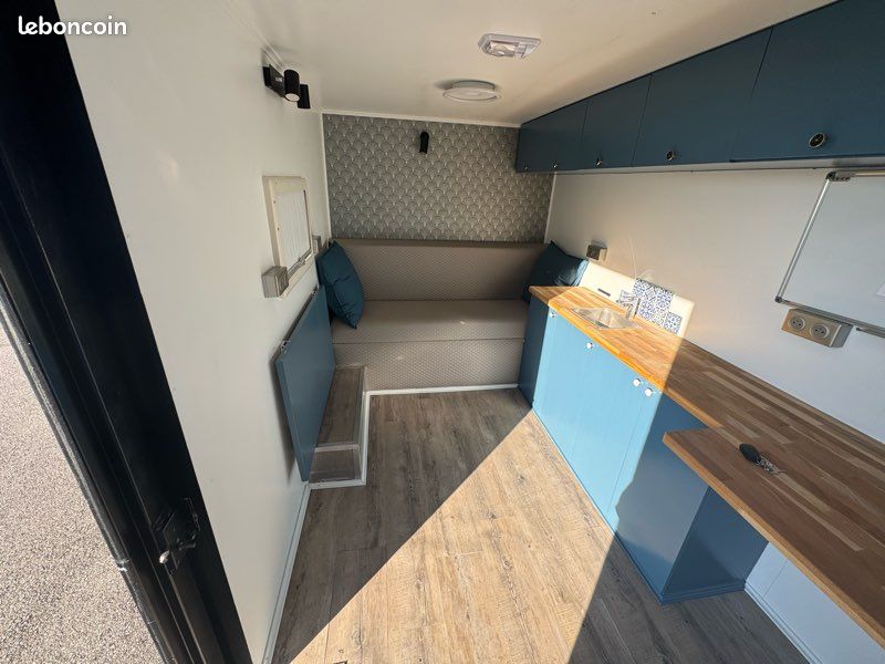 Fiat utilitaire aménagé en bureau (image 3)
