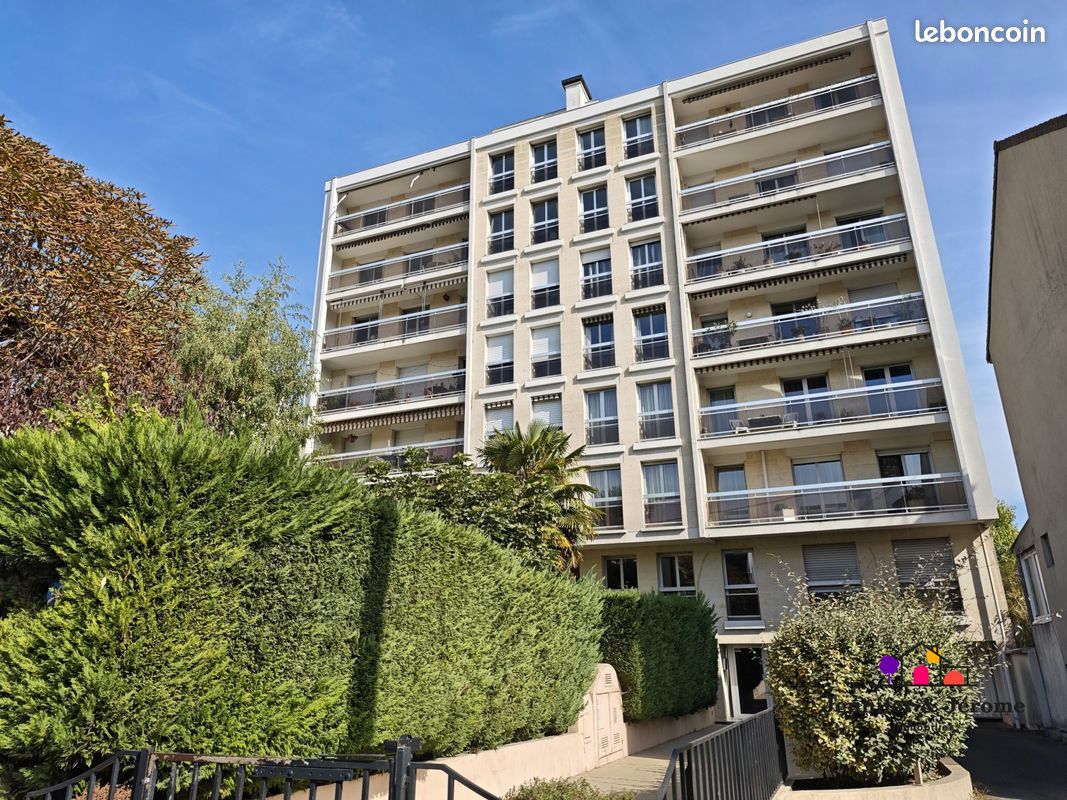 Parking 18 m² · à Montmorency · 18 m² · 160 €/mois
