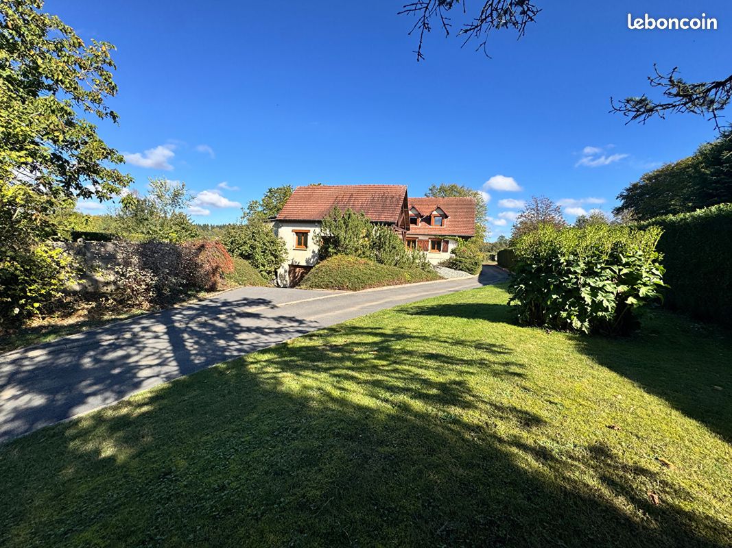 Maison 8 pièces 224 m² · à Harcy · 224 m² · 385 000 €