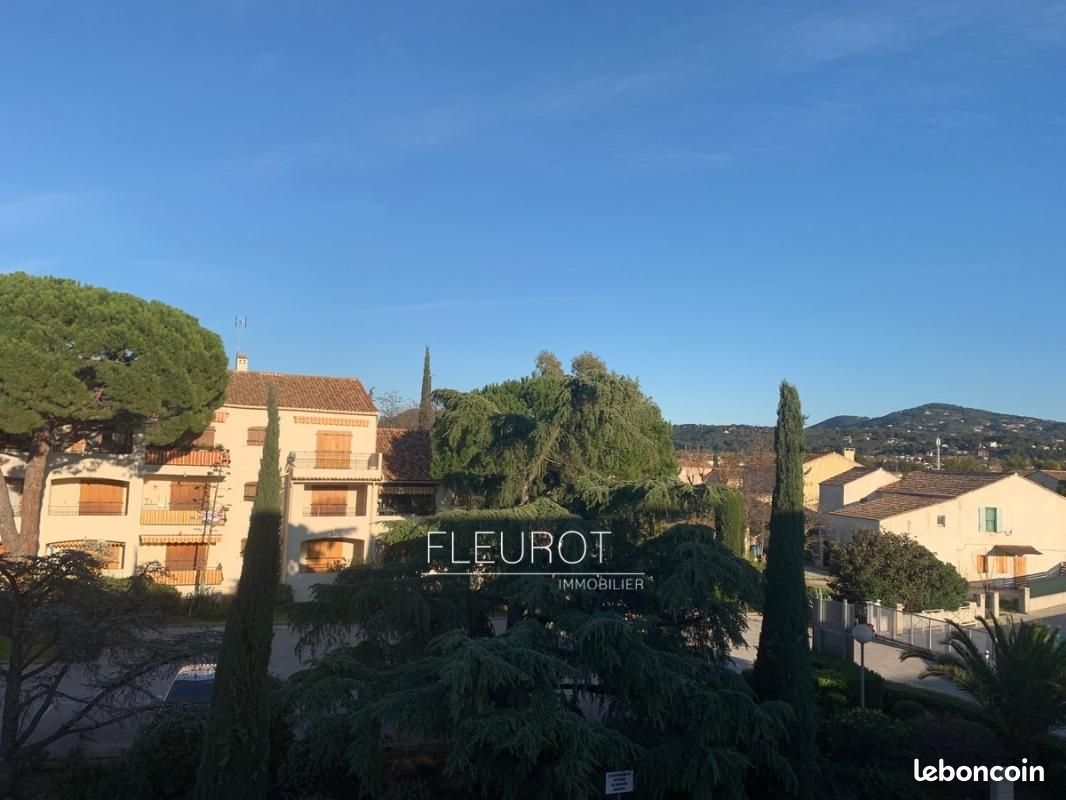 Parking 13 m² · à Saint-Cyr-sur-Mer · 13 m² · 150 €/mois