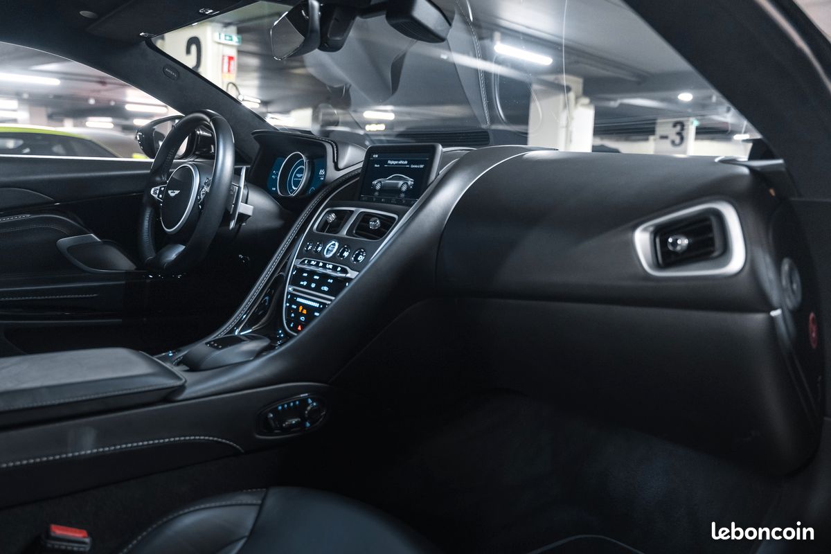 Aston Martin DB11 V12 5.2 608 - 17,000 km, Audio Bang & Olufsen - Egalement Disponible en Financement (image 13)
