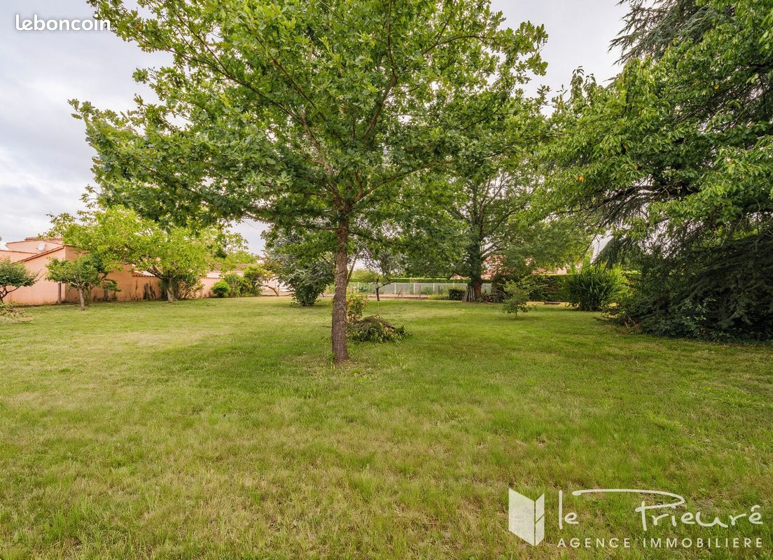 Terrain 1600 m² · à Albi · 1 600 m² · 200 000 €