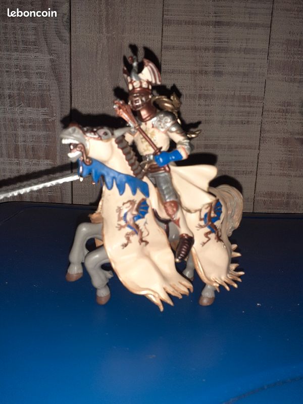 Figurine chevalier et sa monture (image 1)