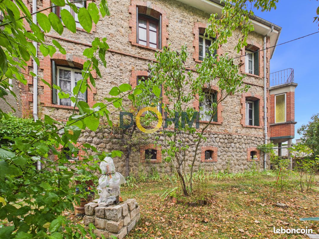 Maison 10 pièces 226 m² · à La Séauve-sur-Semène · 226 m² · 195 000 €