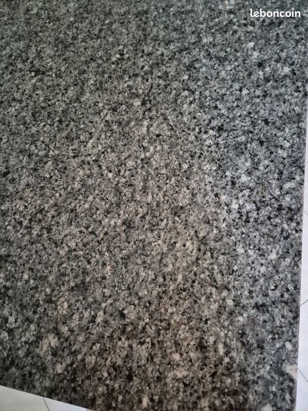 Table de cuisine en granit noire (image 2)