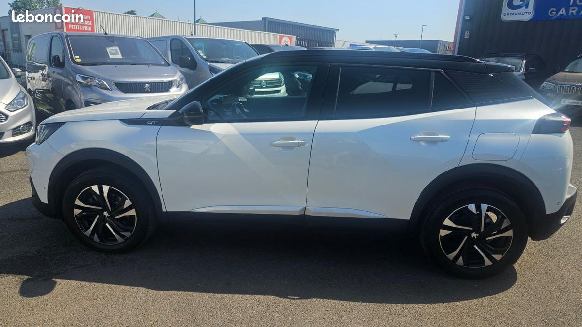 Peugeot 2008 BlueHDi 130 S&S EAT8 GT (image 9)