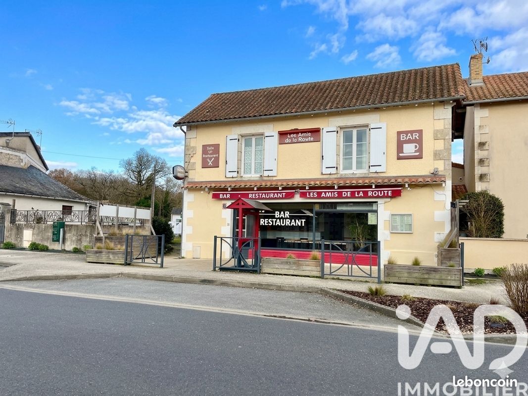 Immeuble 288 m² · à Fleuré · 288 m² · 135 000 €