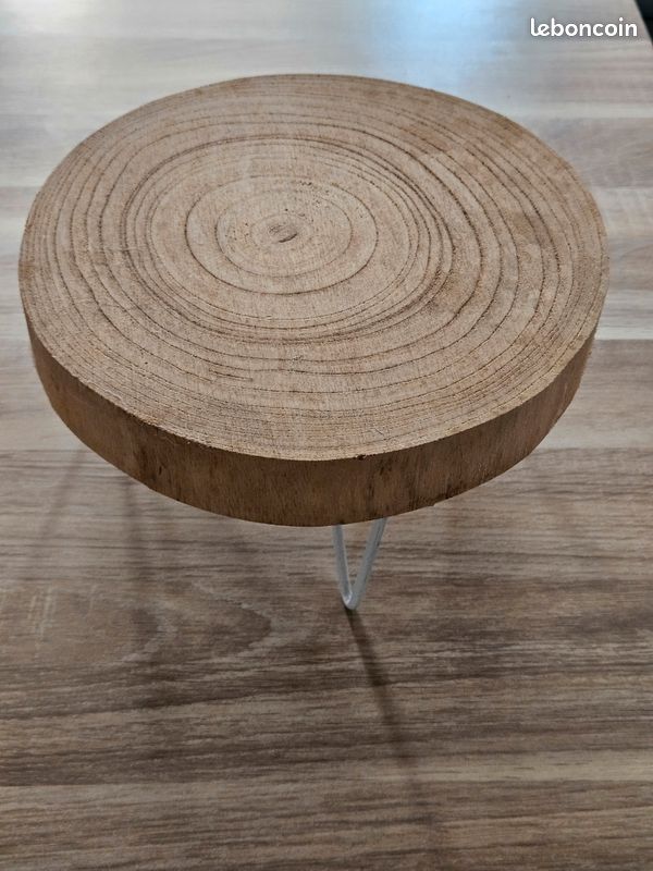 Plateau rond en bois (image 1)