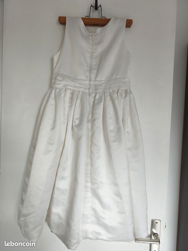 Robe (image 2)