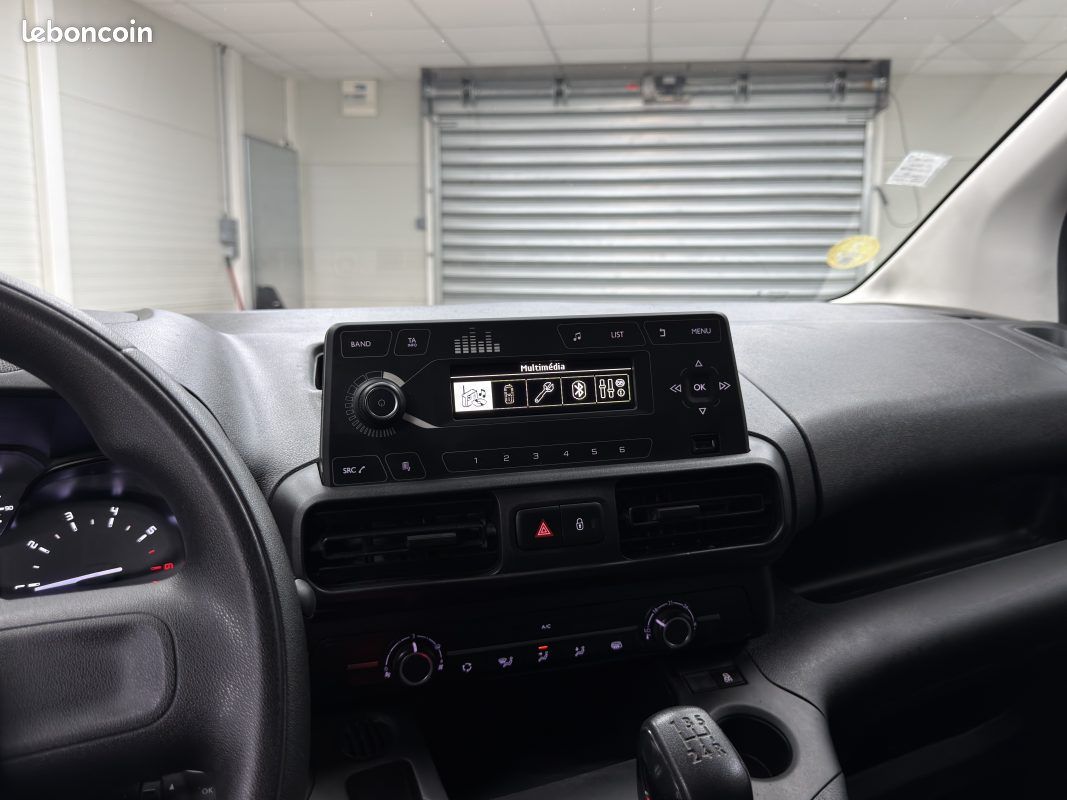 Citroen Berlingo Van M 1000kg BlueHDi 100 S&S - Worker (image 8)