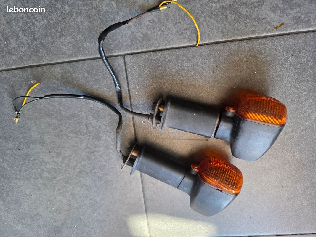 Clignotants AR YAMAHA FZS 600 98-03 (image 1)
