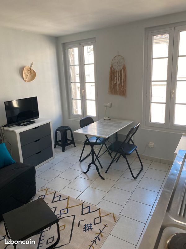 Appartement 1 pièce 16 m² · à Saintes · 15,5 m² · 420 €/mois
